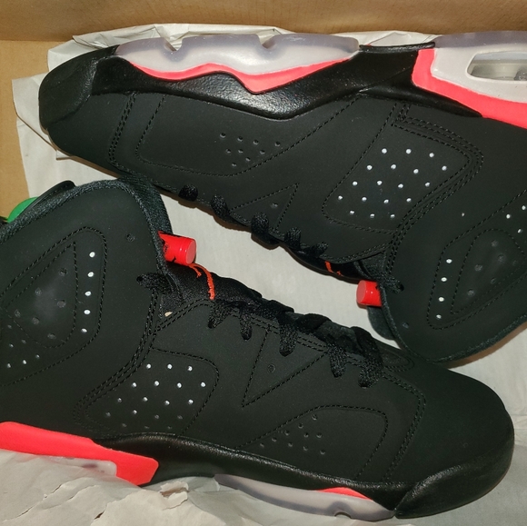 Jordan 6 Retro Black Infared *Authentic* - Picture 4 of 6
